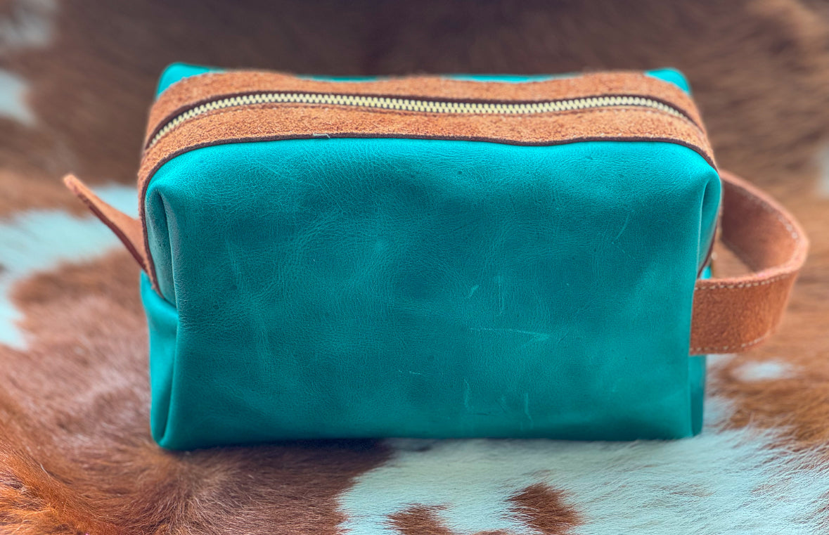 Turquoise Lover Dopp kit