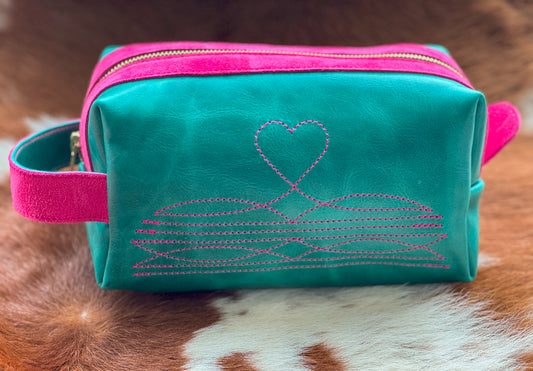 Turquoise heart stitch Dopp kit
