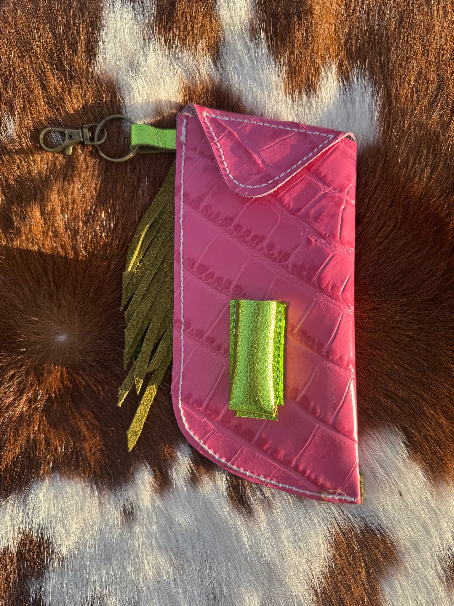 Chap-Stick Sunglass Holder Pink Gator & metallic lime