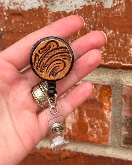 Scroll badge reel