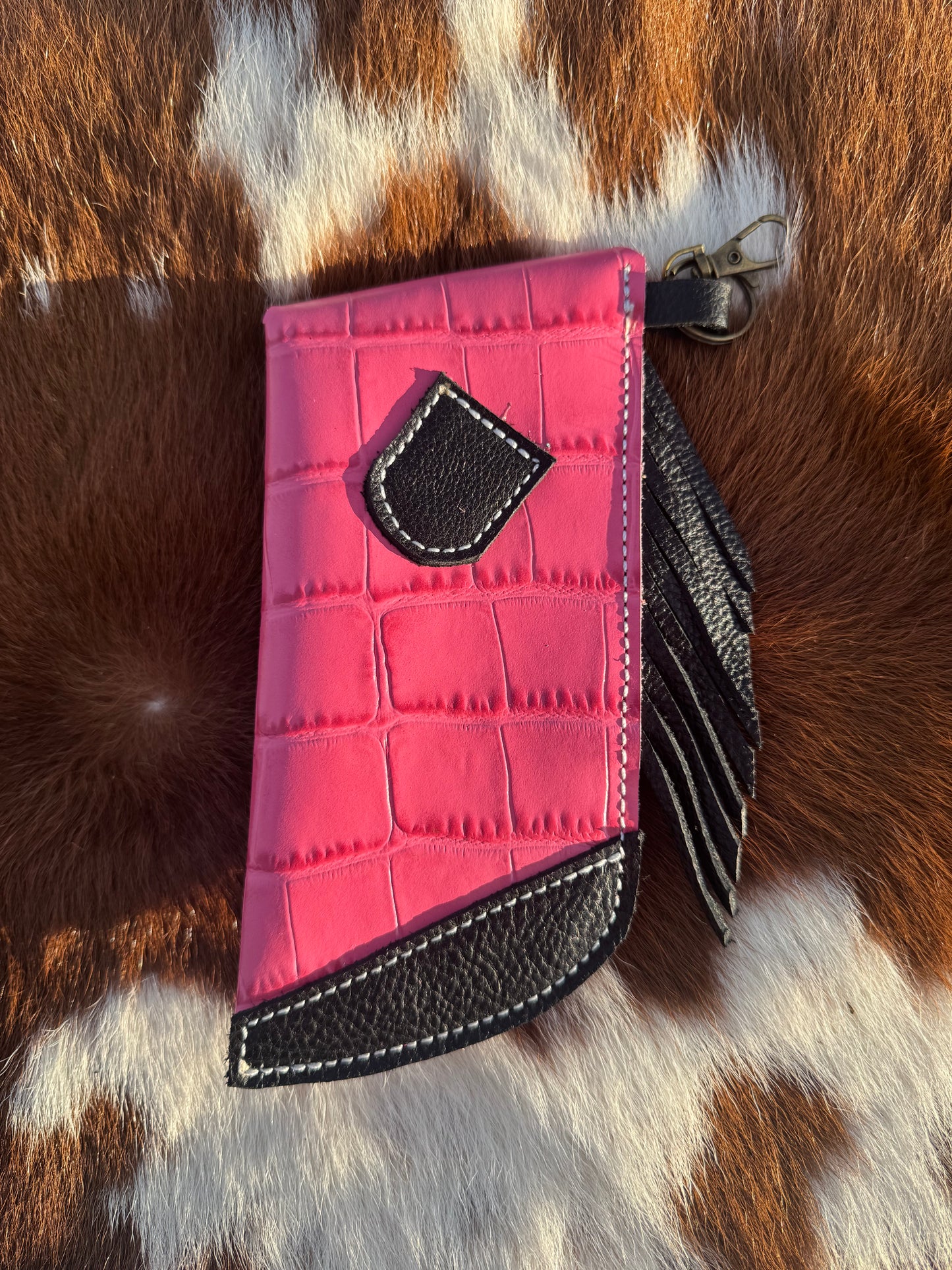 Chap-Stick Sunglass Holder Pink Gator & black