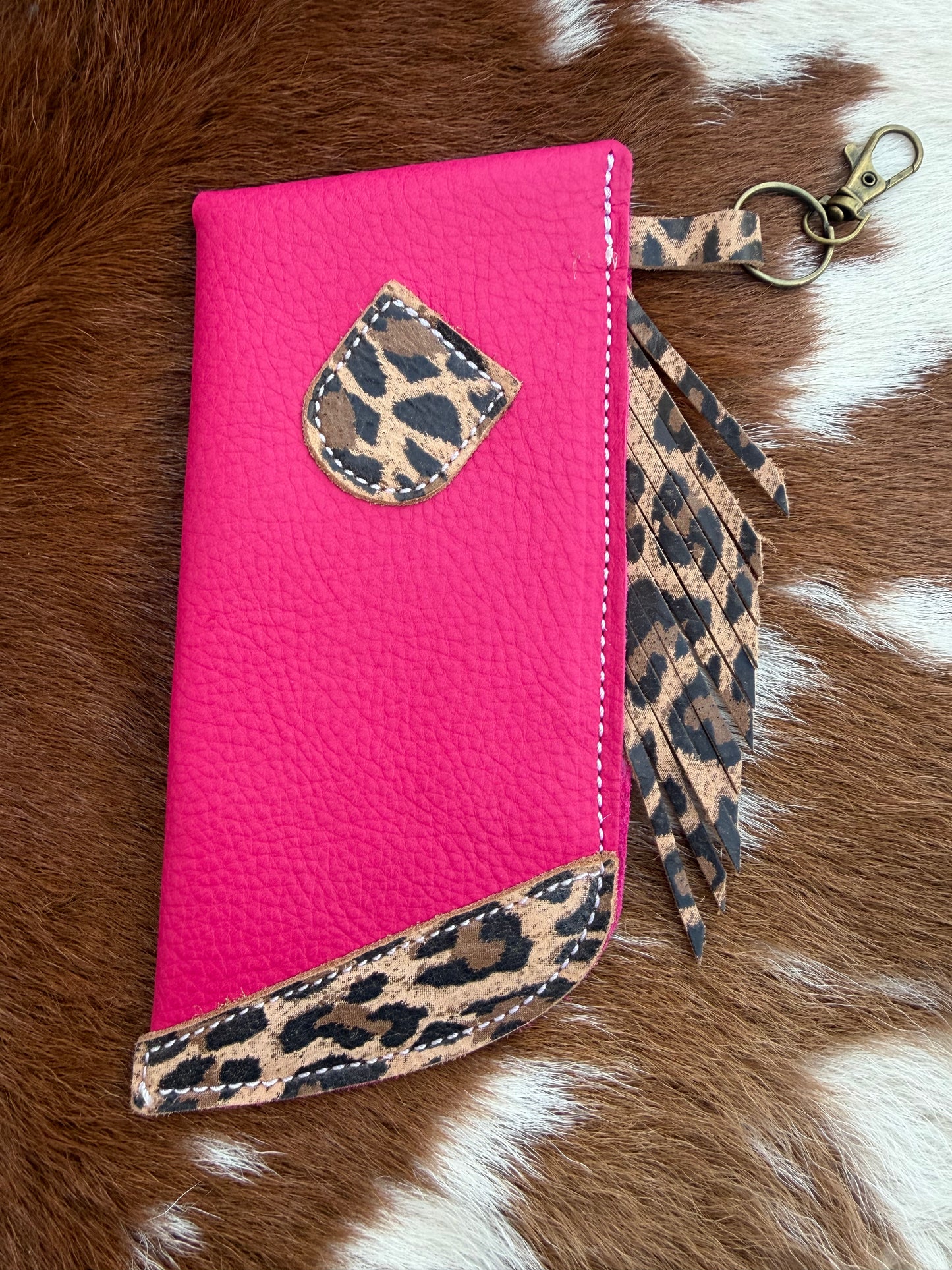 Chap-Stick Sunglass Holder pink & cheetah