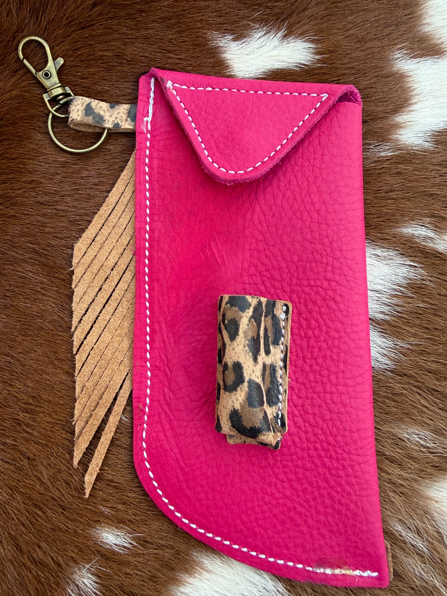 Chap-Stick Sunglass Holder pink & cheetah